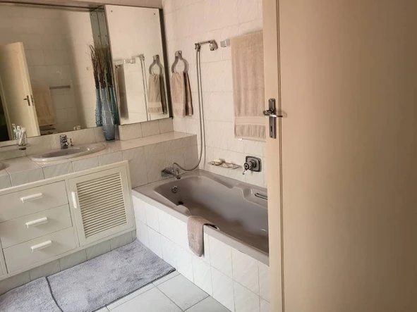 3 Bedroom Flat & Apartment