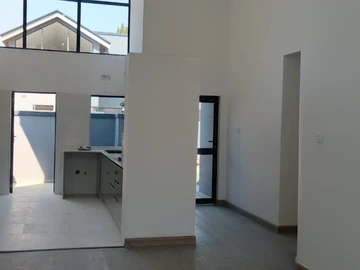 3 Bedroom Flat & Apartment