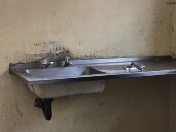 2 Bedroom Flat & Apartment