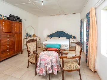 Farm & Agricultural Land