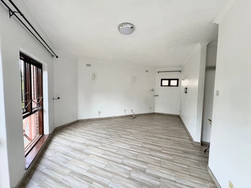 3 Bedroom Flat & Apartment