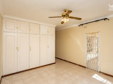 4 Bedroom Garden Flat