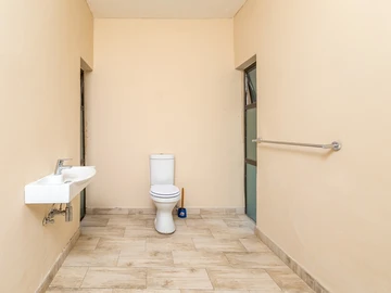 3 Bedroom Flat & Apartment