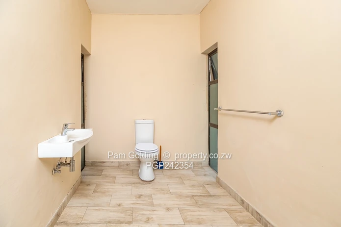 Modern 3 Bedroom Townhouse 