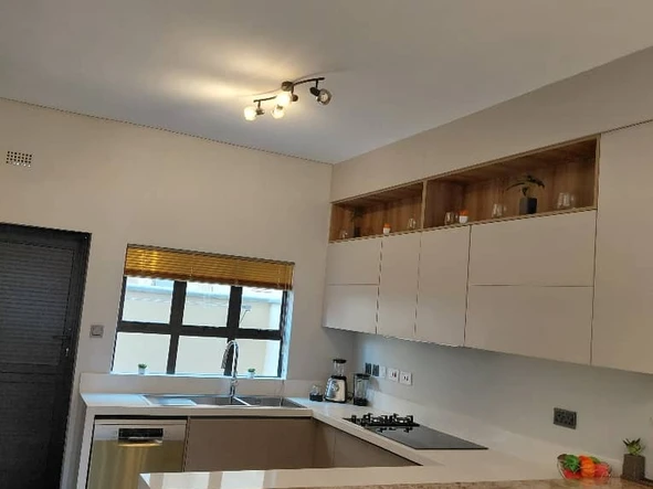 3 Bedroom Flat & Apartment