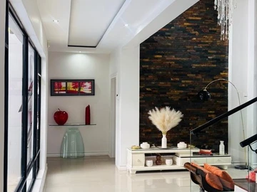 10 Bedroom House