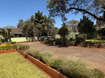 2 Bedroom Flat & Apartment