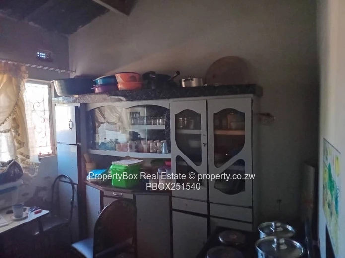 Kuwadzana 1 House for sale!