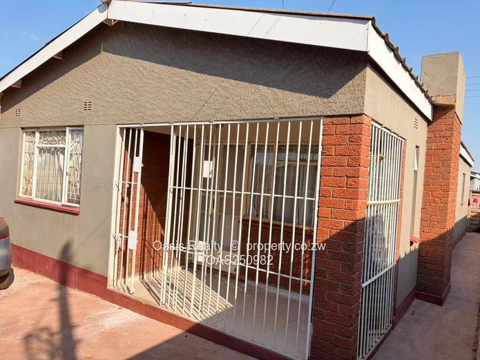 Conveniently Located Warren Park 1 House for Sale| Deeds Available