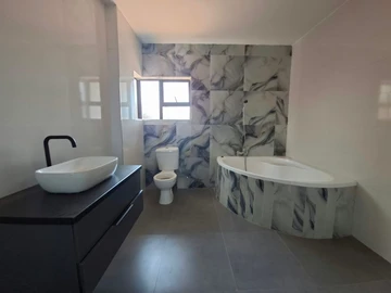 3 Bedroom Garden Flat