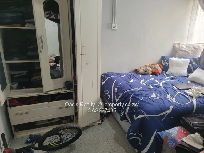 Recently renovated 3 bed flat for sale