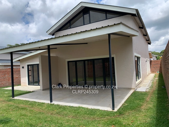 STUNNING TOWNHOUSES ON 1000sqm (Sole Mandate)