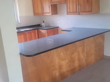 2 Bedroom Flat & Apartment