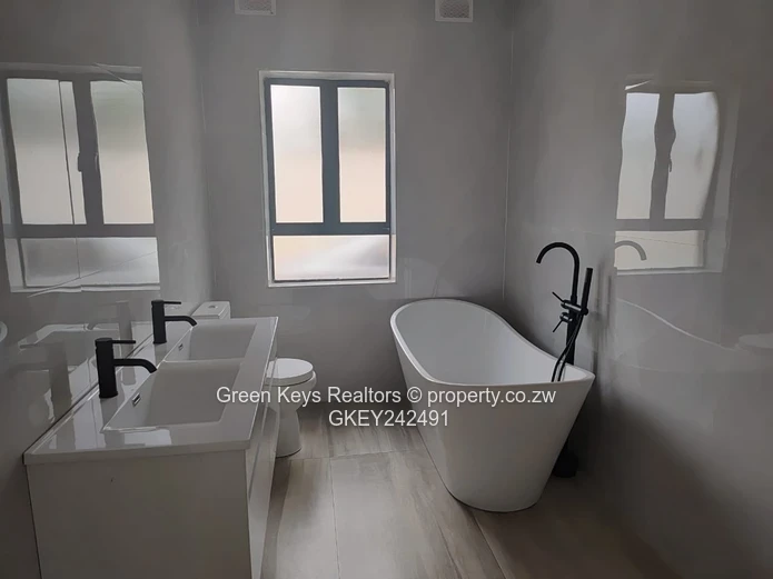 Pomona 2 bed townhouses selling at USD230,000