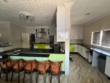 Farm & Agricultural Land