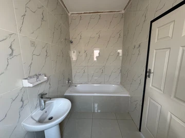 4 Bedroom Garden Flat