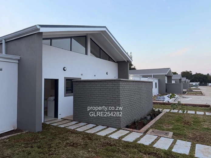 New Marlborough 2-Bed Flat — Borehole & Paved Parking