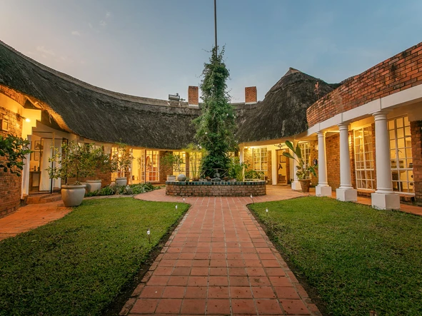 EXECUTIVE RESIDENCE or EXCELLENT BUSINESS OPPORTUNITY 