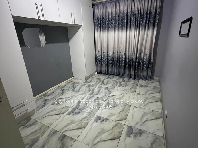 Zimre Park House To Let