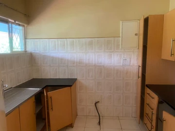 2 Bedroom Flat & Apartment
