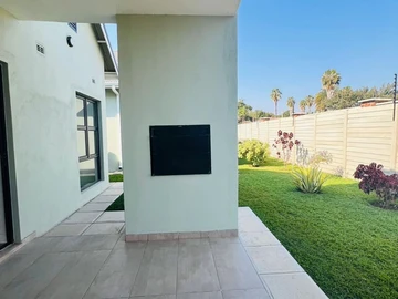 3 Bedroom Garden Flat