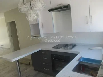 2 Bedroom Flat & Apartment