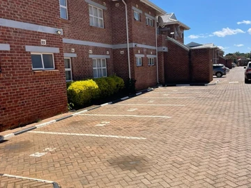 3 Bedroom Flat & Apartment
