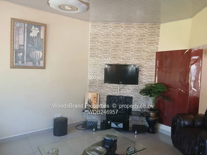 4-Bed Garden Flat in Marlborough — Borehole 
