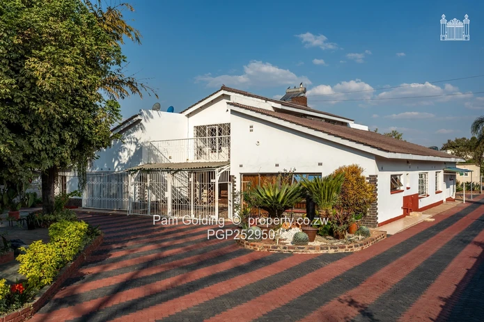 Spacious 6-Bedroom Double-Storey Home in Twin Lakes, Norton (Sole Mandate)