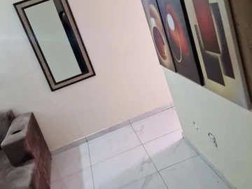 2 Bedroom Flat & Apartment