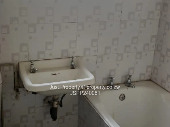 2 Bed Glen Norah A Flats; To Rent