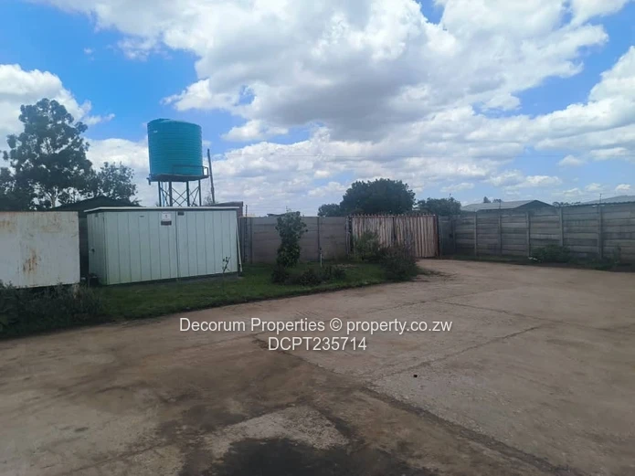 1939m² Industrial Yard with Factory , Ruwa