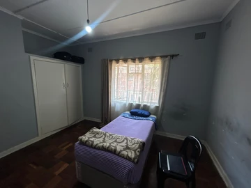 2 Bedroom Flat & Apartment