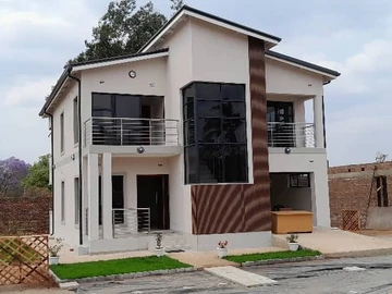 18 Unit Townhouse Complex