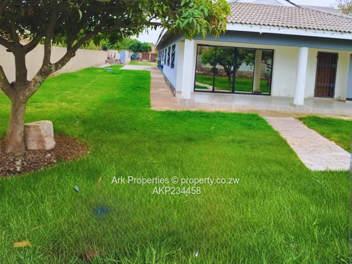 Hatfield: 5 Bedroom House For Sale