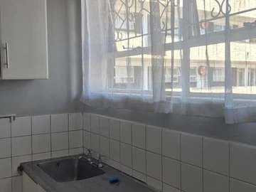 2 Bedroom Flat & Apartment