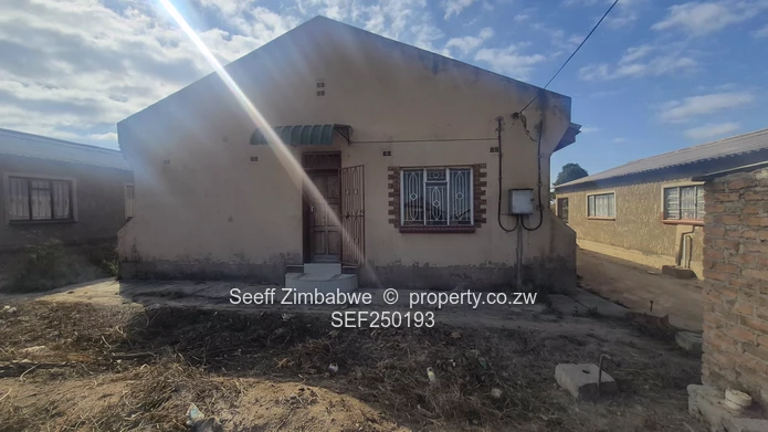 4-Bed Renovation Opportunity with Borehole, Marondera (Sole Mandate)
