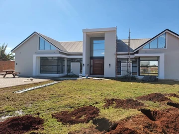 Exquisite 5-Bedroom Luxury Home with Modern Comforts.