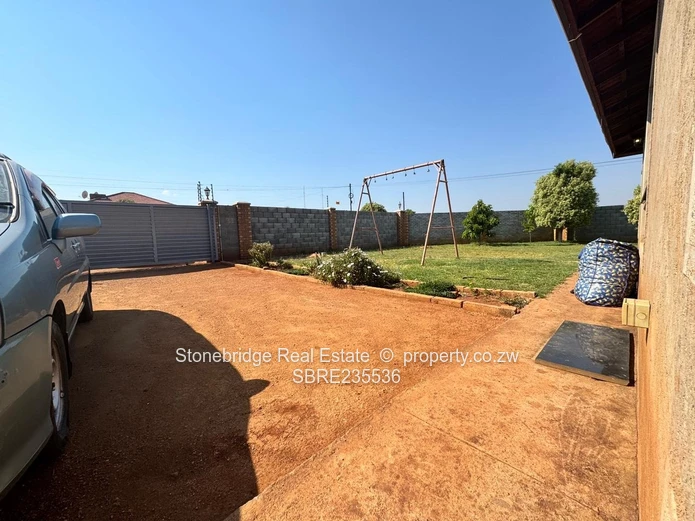 3 Bedroomed Corner stand house in Emhlangeni for sale
