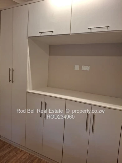 Chisipite 2-Bed Townhouse — Pool, Garden & Balcony