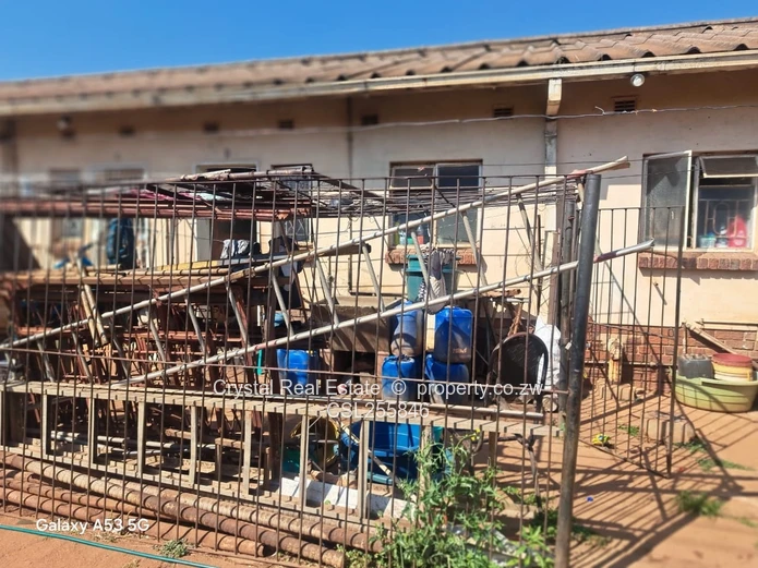 Kambuzuma Garden Flat (Sole Mandate)