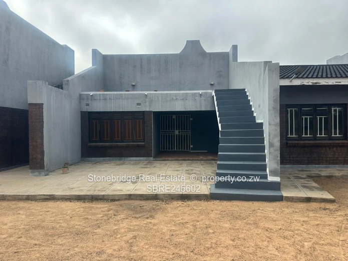 4.5 Hectare property with 5 Bedroomed House in Norwood for sale