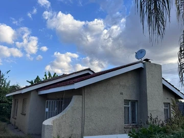 6 Bedroom House