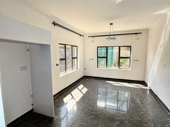 3 Bedroom Flat & Apartment