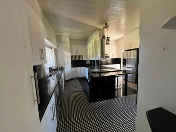 6 Bedroom House