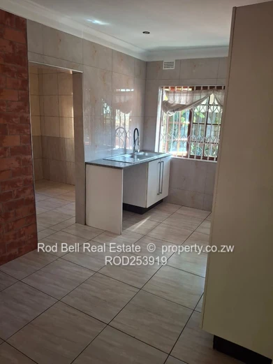 Chisipite 3-Bed with Modern Kitchen & Garden