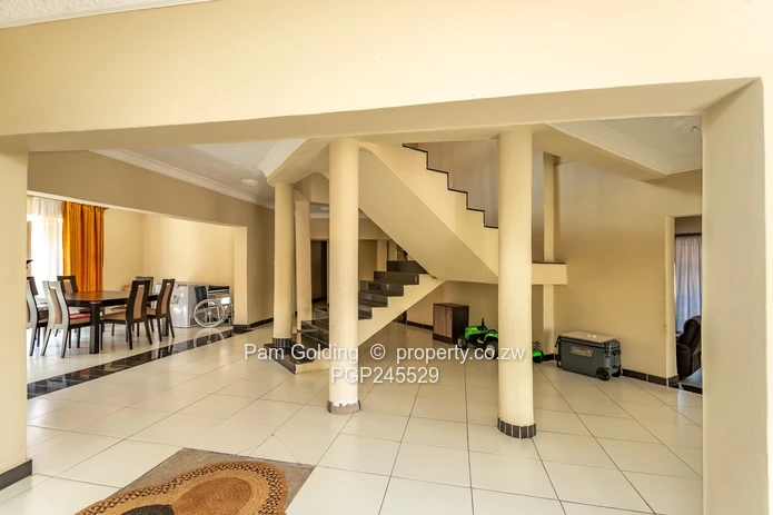 Spacious, Modern Family Home in a Secure Close. (Sole Mandate)