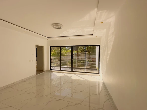 4 Bedroom Flat & Apartment