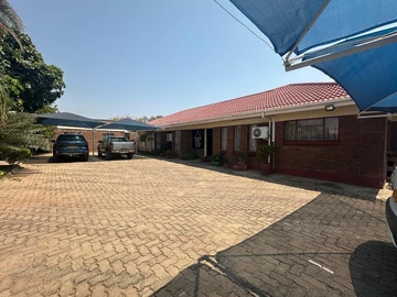 8 Bedroom House