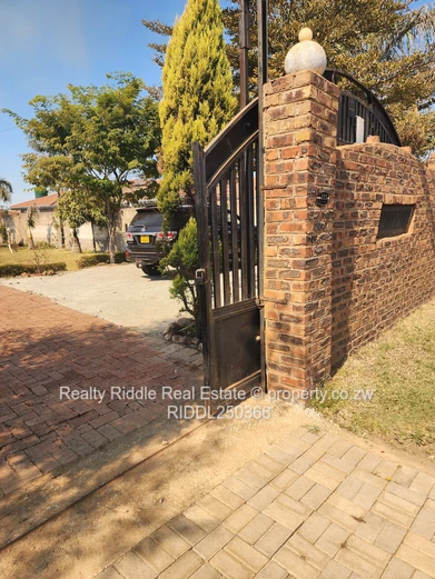 Fairview Westgate stand 1000sqm walled and gated deeds
